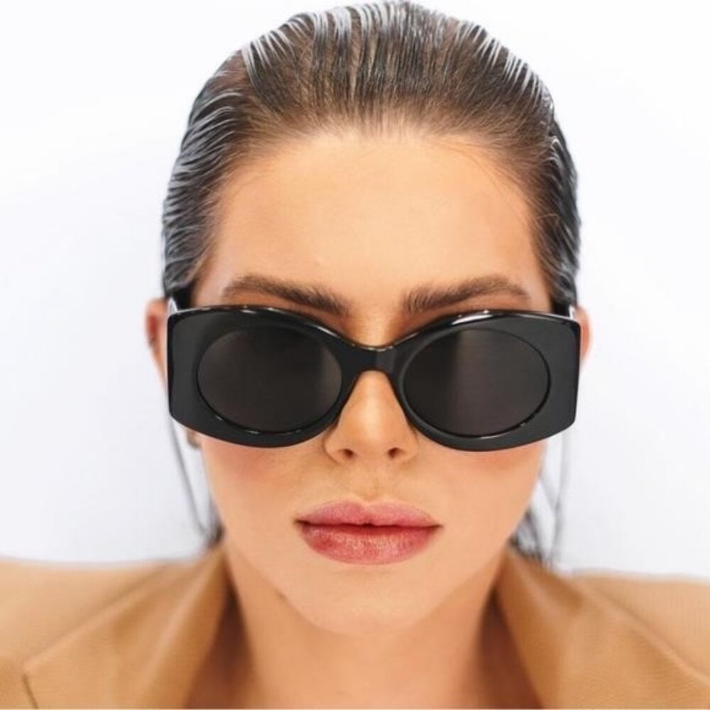 New- 💯 Original  Gucci GG0810S 001 Oval Quilted Thick Rim sunglasse - Picture 12 of 17